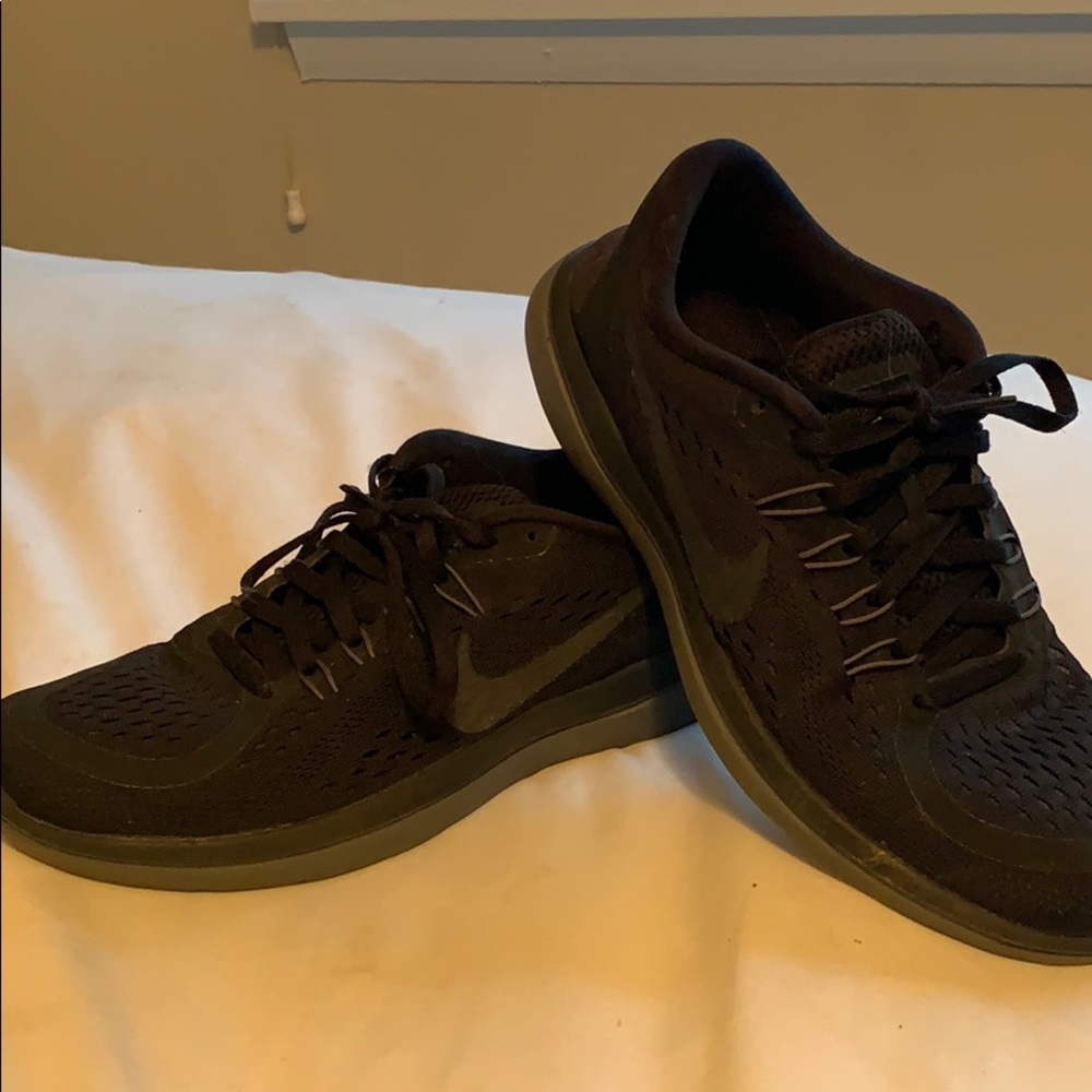 Women’s Nike Flex Free Runs